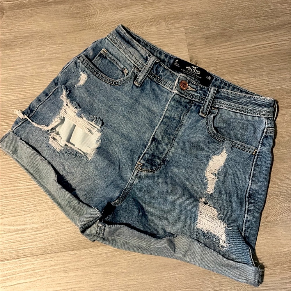 Hollister ultra mom high raise shorts